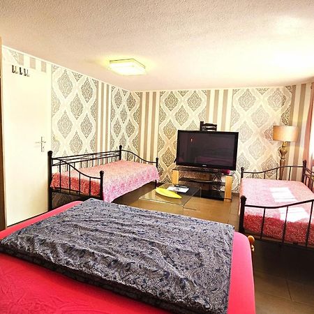 Gruendauer Monteurwohnung/Studentenwohnung Экстерьер фото