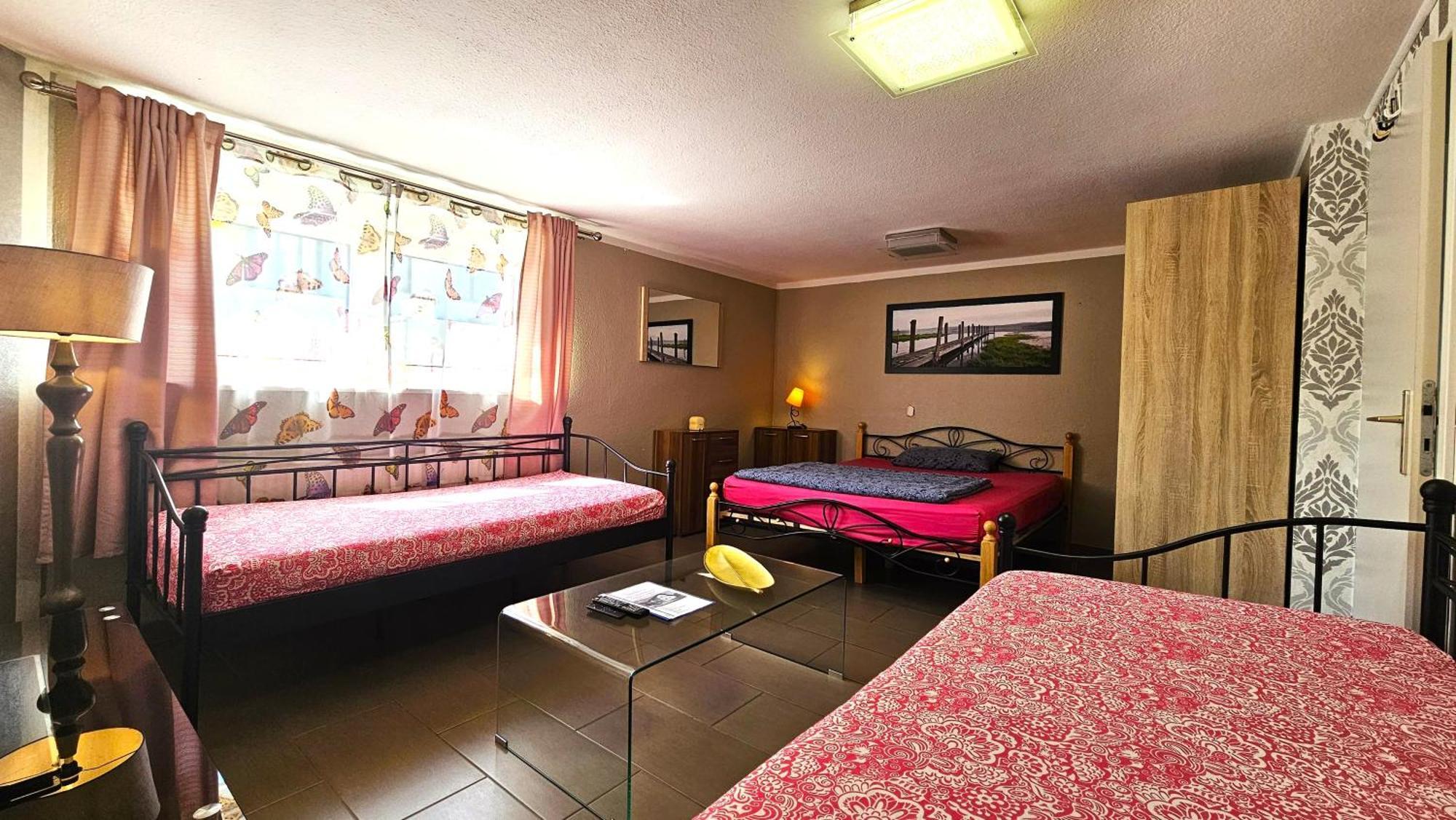 Gruendauer Monteurwohnung/Studentenwohnung Экстерьер фото