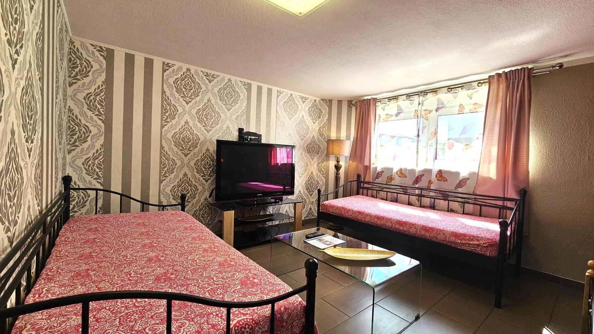 Gruendauer Monteurwohnung/Studentenwohnung Экстерьер фото